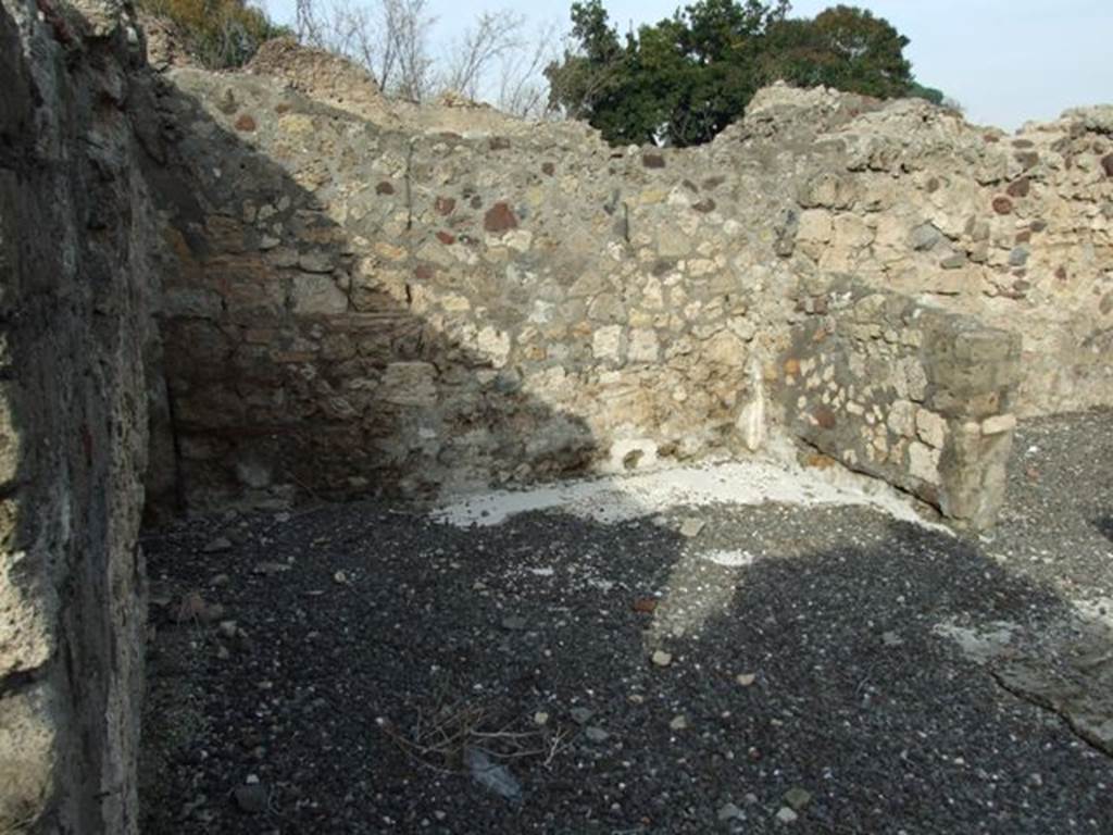 VI.5.10 Pompeii. December 2007. Room 14, looking north towards blocked doorway which would have been linked to the triclinium of VI.5.9.