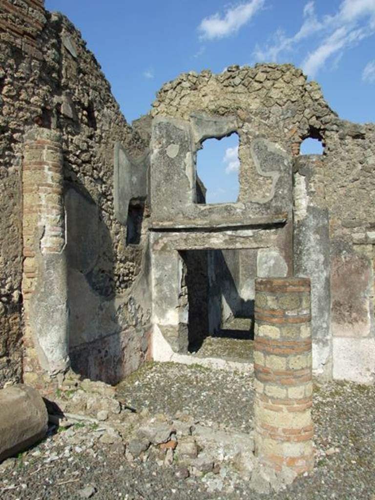 VI.7.1 Pompeii. March 2009. East wall of light-well containing two windows which looked into the light-well.