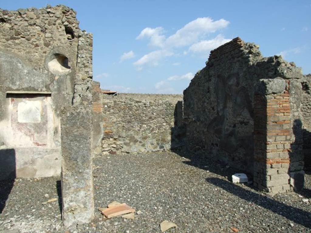 VI.7.3 Pompeii.  March 2009.  Room 5. Tablinum. Looking east.