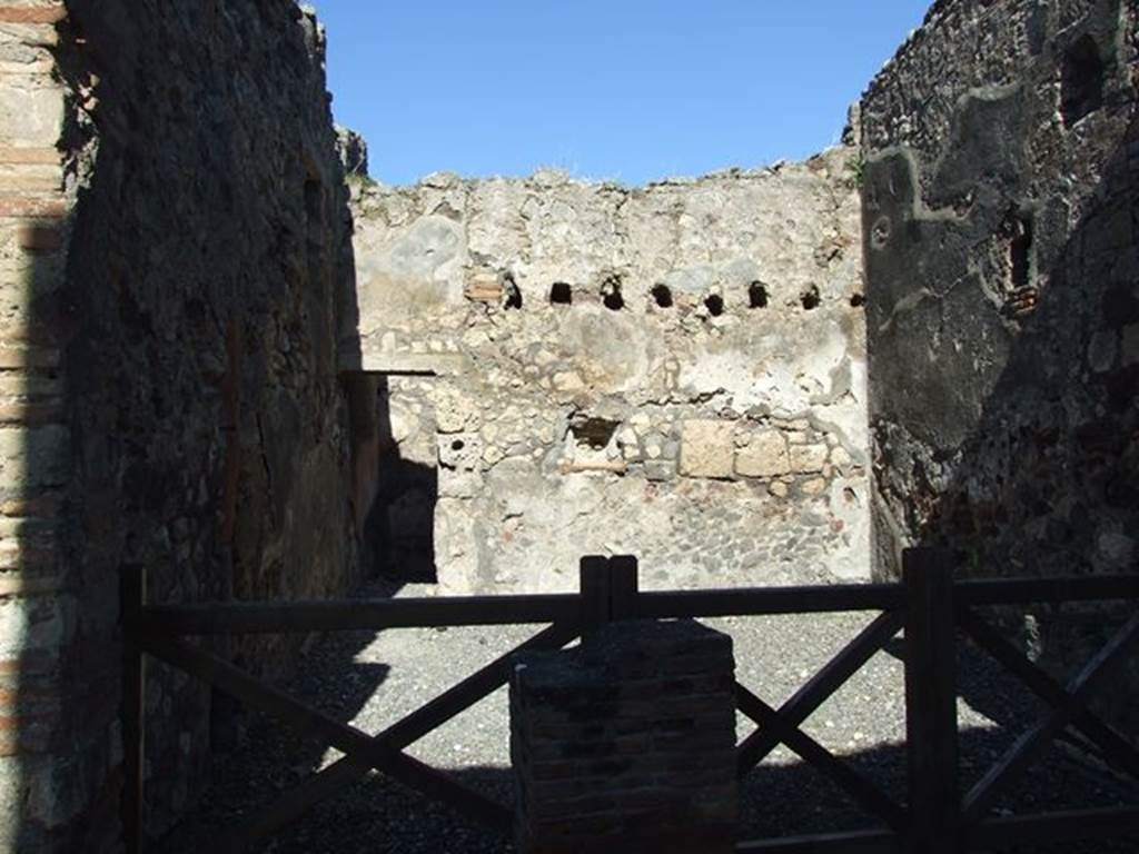 VI.7.5 Pompeii.  March 2009.  East wall.