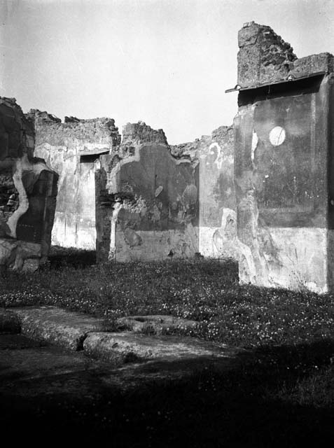 VI.7.6 Pompeii. March 2009. Doorway to Room 12.