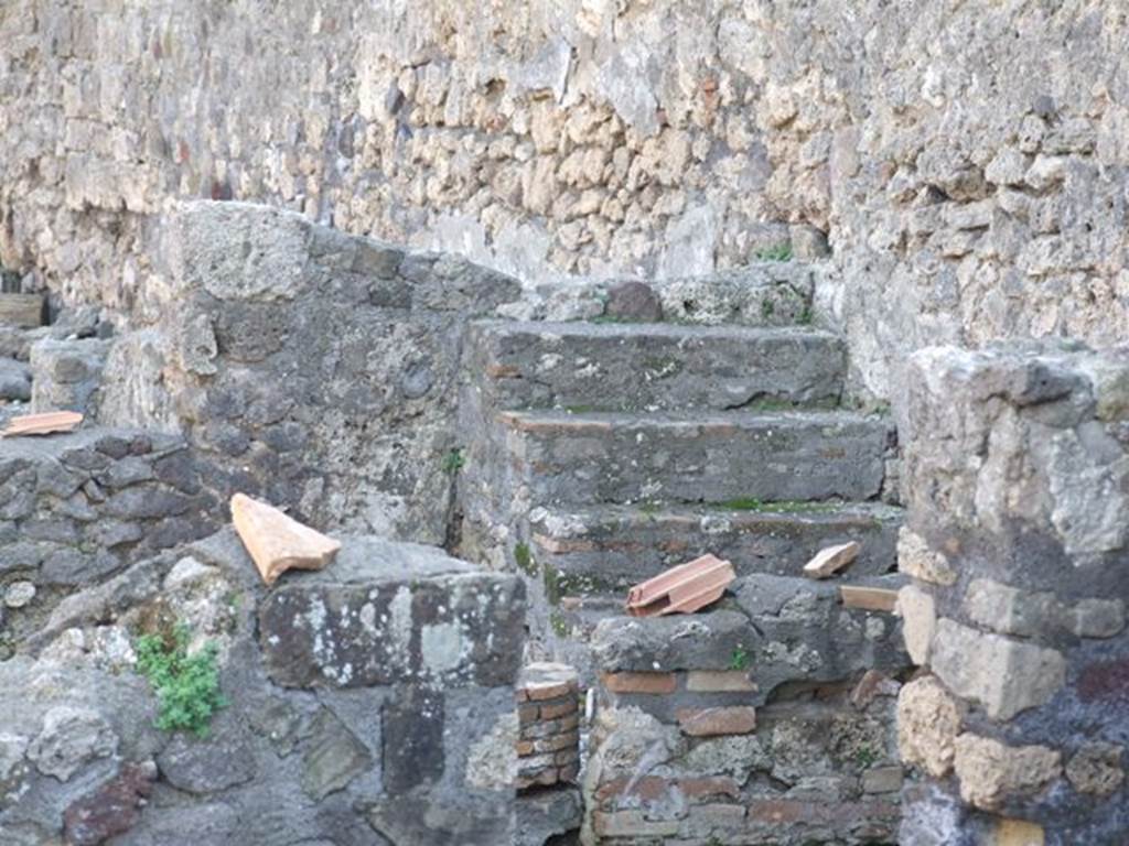VI.7.7 Pompeii.  December 2005. Looking south towards entrance.

