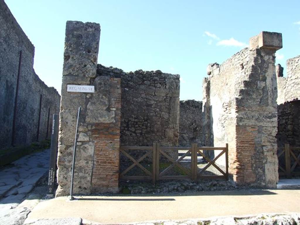 VI.7.8 Pompeii.  December 2007.  Entrance.