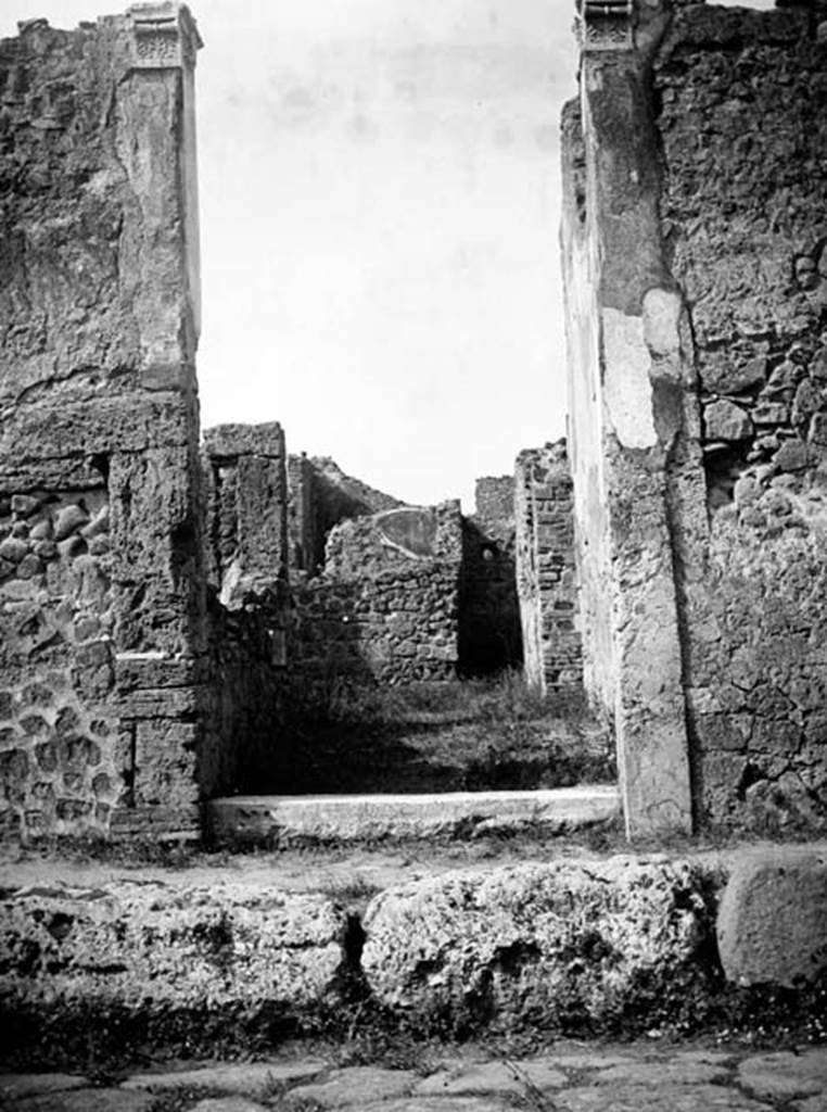 231128 Bestand-D-DAI-ROM-W.1256.jpg
VI.7.25 Pompeii. W.1256. Looking west through doorway on Via Mercurio.
Photo by Tatiana Warscher. With kind permission of DAI Rome, whose copyright it remains.
See http://arachne.uni-koeln.de/item/marbilderbestand/231128