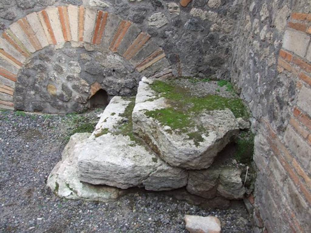 VI.8.11 Pompeii. December 2007. Remains of steps to upper floor in south-east corner of rear room. According to Eschebach, on the right would have been the base of the stairs to the upper floor with three steps remaining
See Eschebach, L., 1993. Geb�udeverzeichnis und Stadtplan der antiken Stadt Pompeji. K�ln: B�hlau. (p.184)
