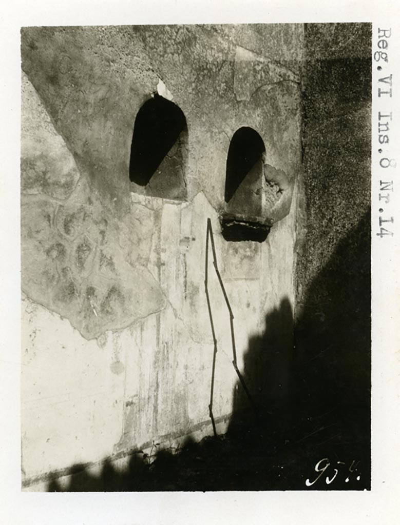 VI.8.14 Pompeii. Pre-1937-39. Looking towards north-east corner, with two niches on north wall.
Photo courtesy of American Academy in Rome, Photographic Archive. Warsher collection no. 954.