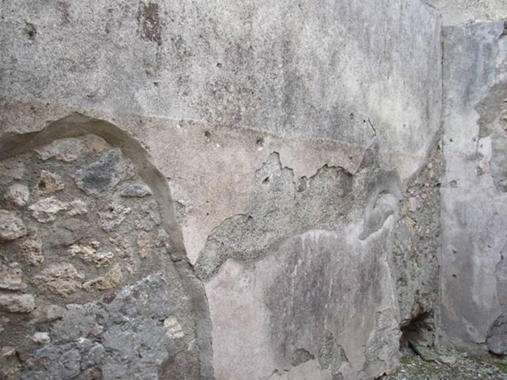 VI.8.17 Pompeii. Shop with dwelling. December 2007. South wall of rear room.
