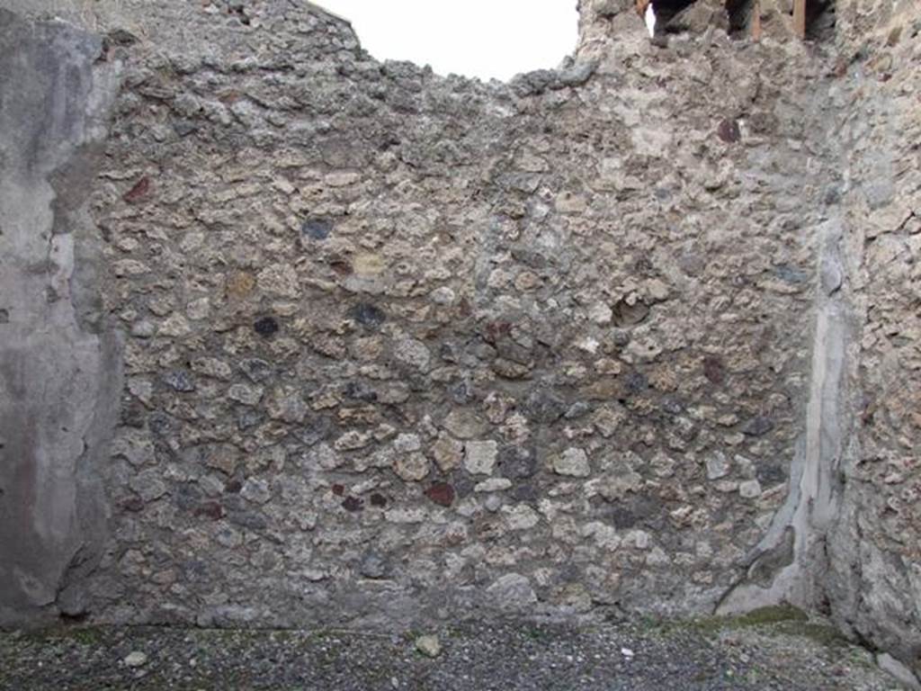 VI.8.17 Pompeii. Shop with dwelling. December 2007. West wall of rear room.