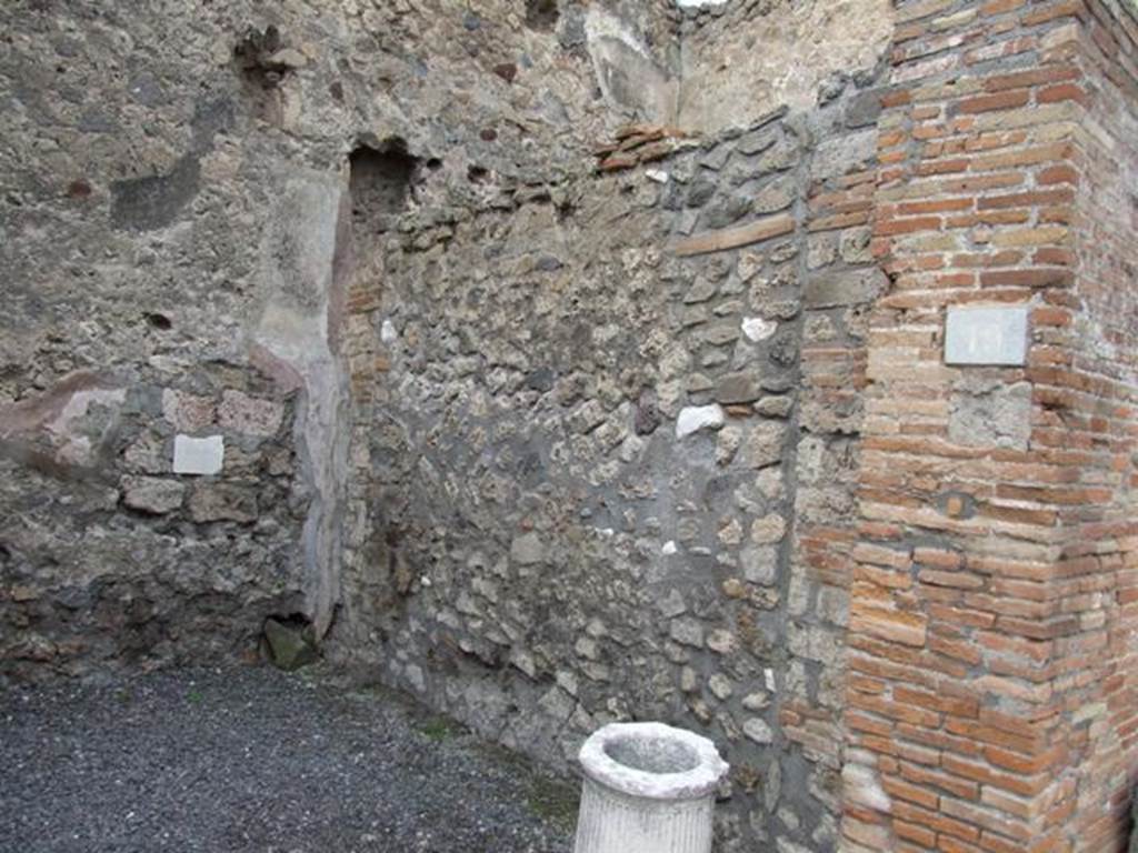 VI.8.19 Pompeii. Shop. December 2007. North wall.