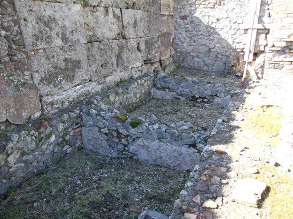 VI.8.20 Pompeii. March 2009. Vat 3 (centre) Looking north.