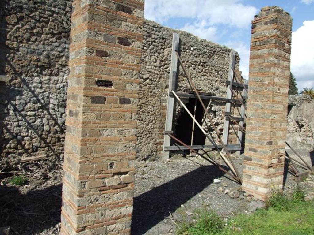 VI.8.20 Pompeii. March 2009. North side of peristyle.