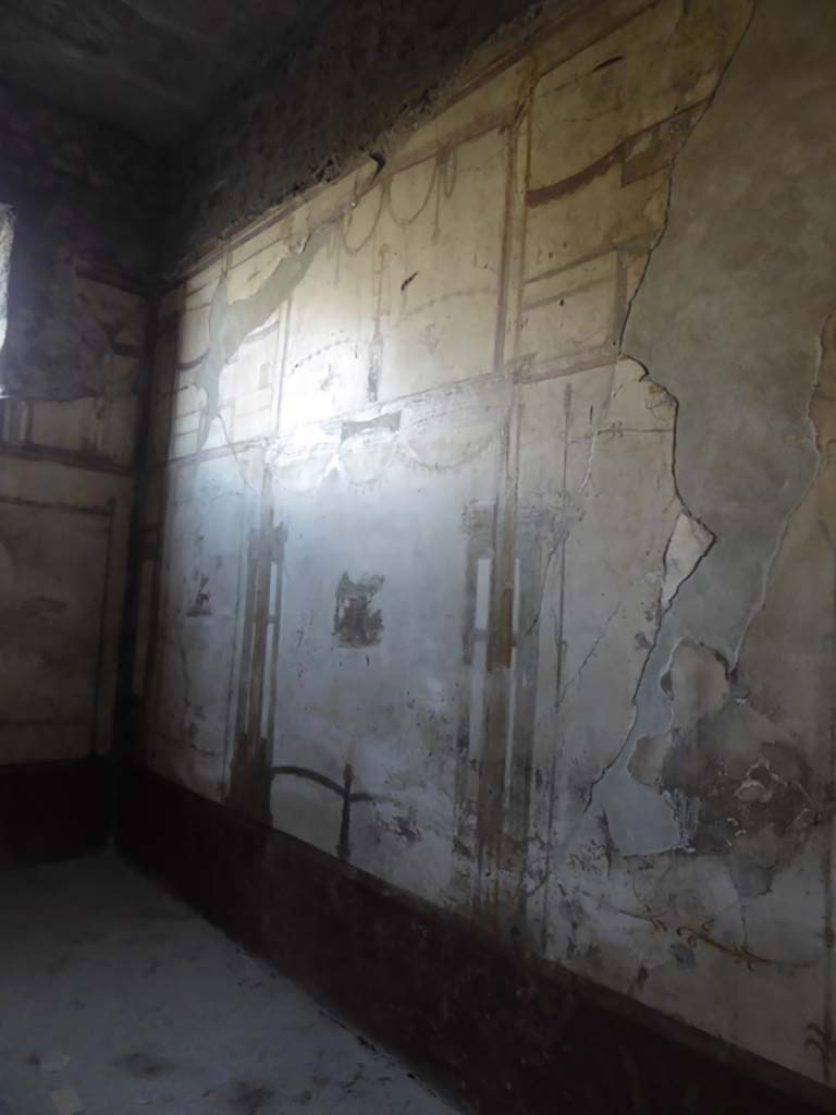 VI.8.23 Pompeii. January 2017. Looking east along south wall of cubiculum.
Foto Annette Haug, ERC Grant 681269 DÉCOR.