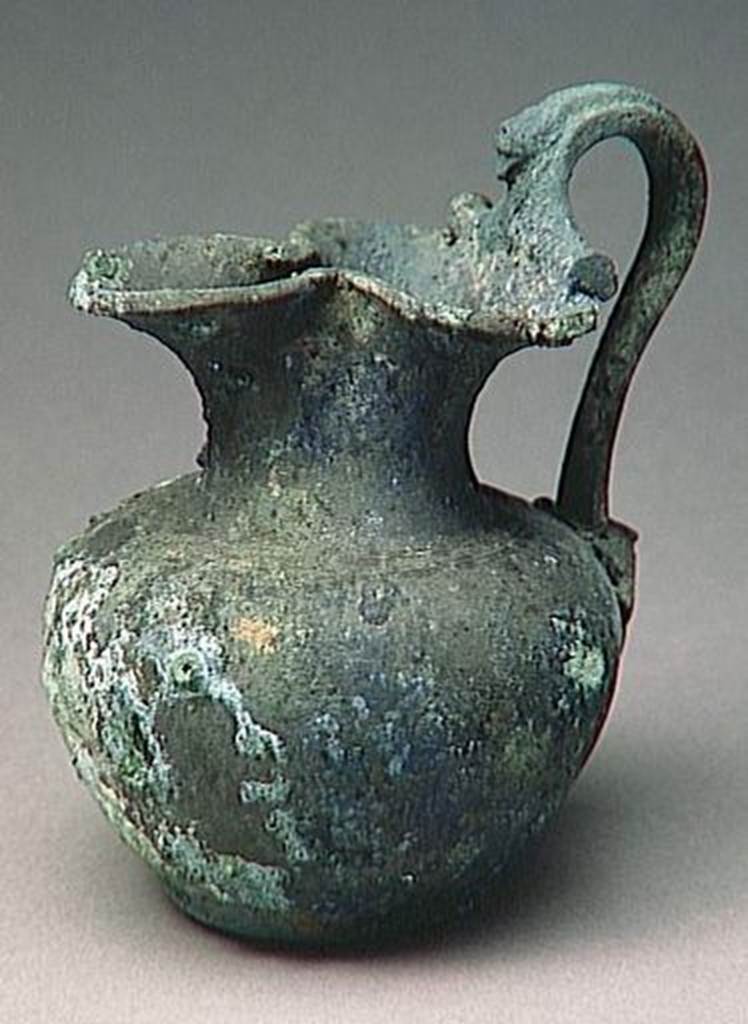 VI.9.1 Bronze jug. Height 0.153m. OA 1152 Cruche à embouchure Trilobée, musée Condé, photo RMN © R.G. Ojeda