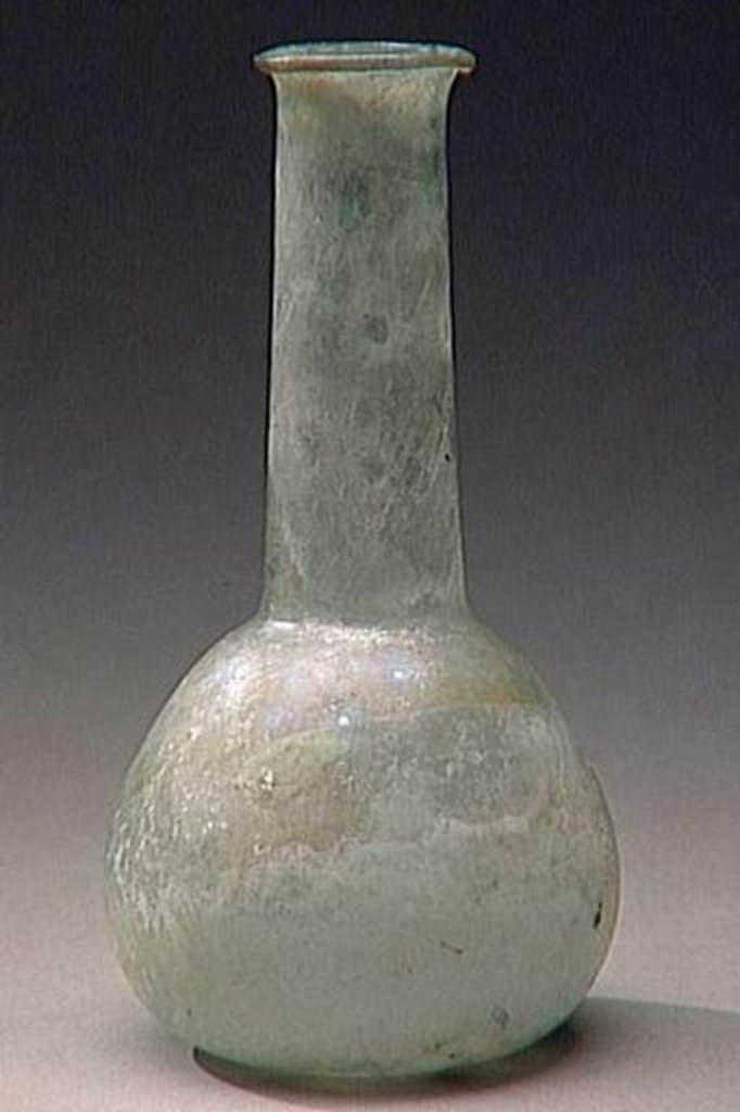 VI.9.1 Glass perfume bottle. Height 0.165m. OA 1831 Balsamaire, musée Condé, photo RMN © R.G. Ojeda