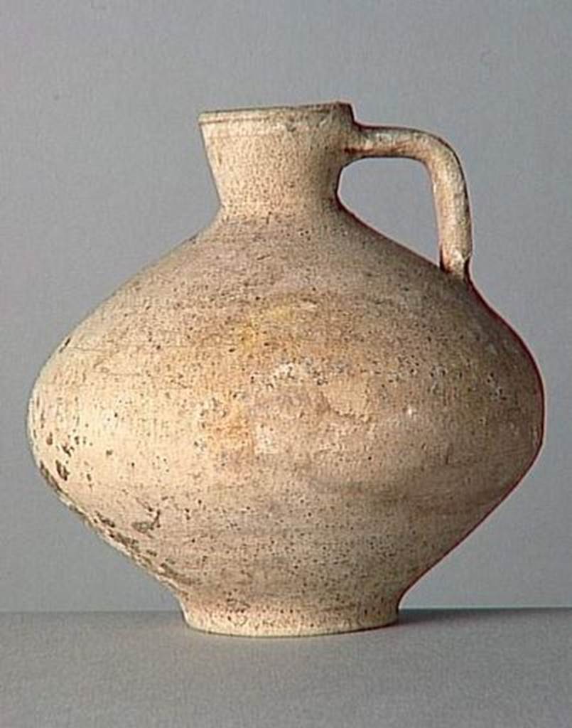 VI.9.1 Clay jug. OA 1850 Cruche, musée Condé, photo RMN © R.G. Ojeda