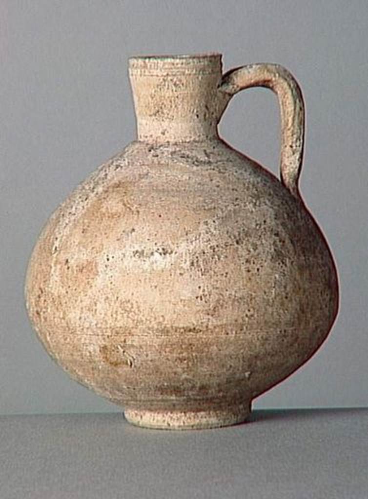 VI.9.1 Clay jug. OA 1851 Cruche, musée Condé, photo RMN © R.G. Ojeda