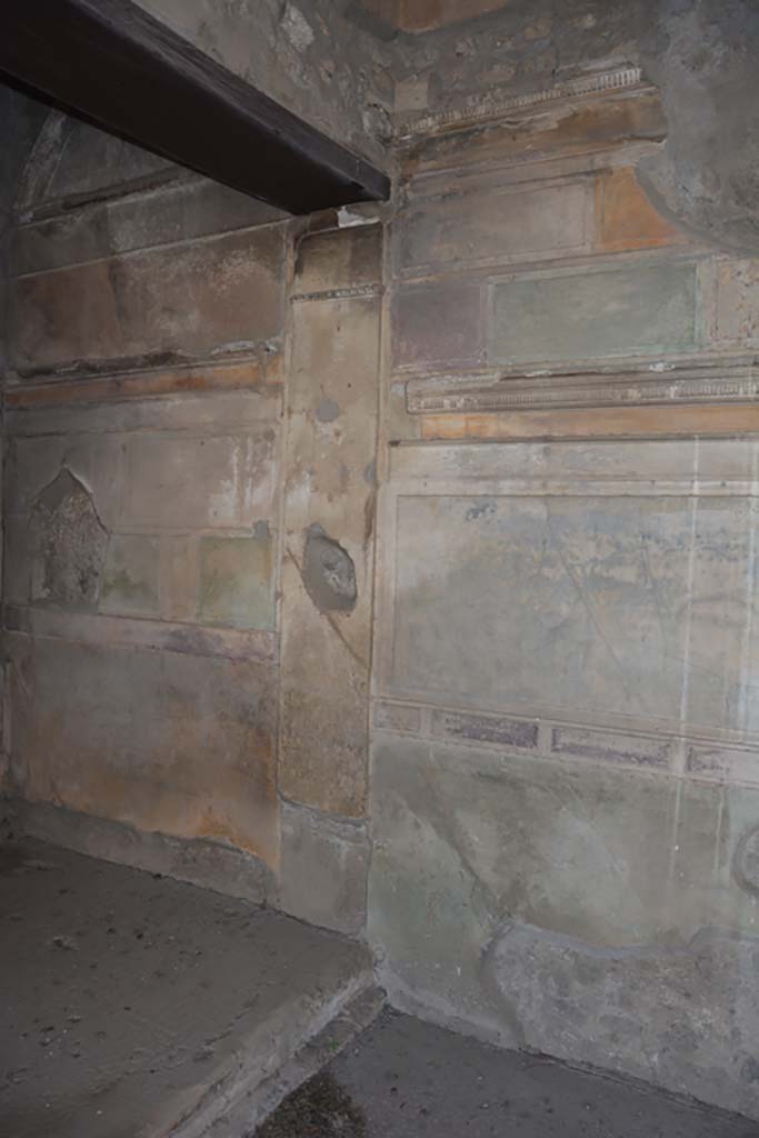 VI.9.3 Pompeii. September 2019. Cubiculum 3, west wall with alcove, on left.
Foto Annette Haug, ERC Grant 681269 D�COR.
