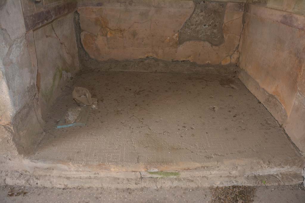 VI.9.3 Pompeii. September 2019. Alcove in cubiculum 3, looking south across flooring.
Foto Annette Haug, ERC Grant 681269 D�COR.
