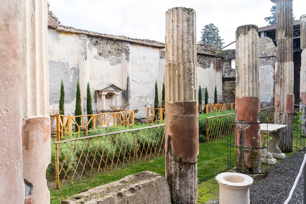 VI.9.6 Pompeii. January 2023.
Room 17, newly planted beautiful garden area, looking south-east from west portico. Photo courtesy of Johannes Eber.
