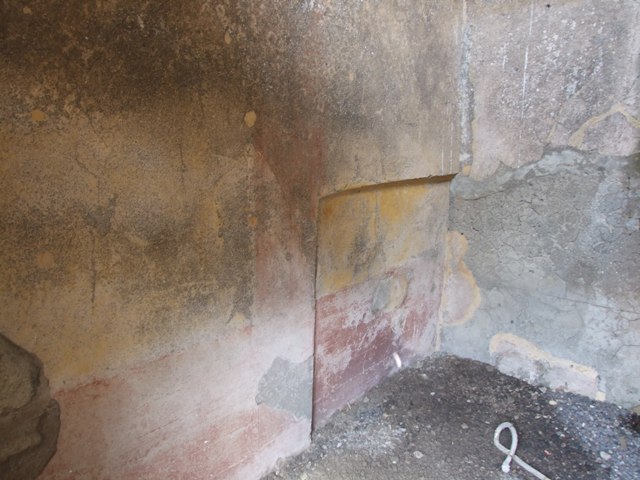 VI.9.7 Pompeii. Corner of Via di Mercurio and Vico di Mercurio. December 2006
