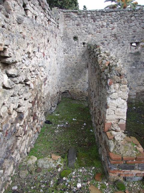 VI.10.4 Pompeii. March 2009. Looking west into atrium.