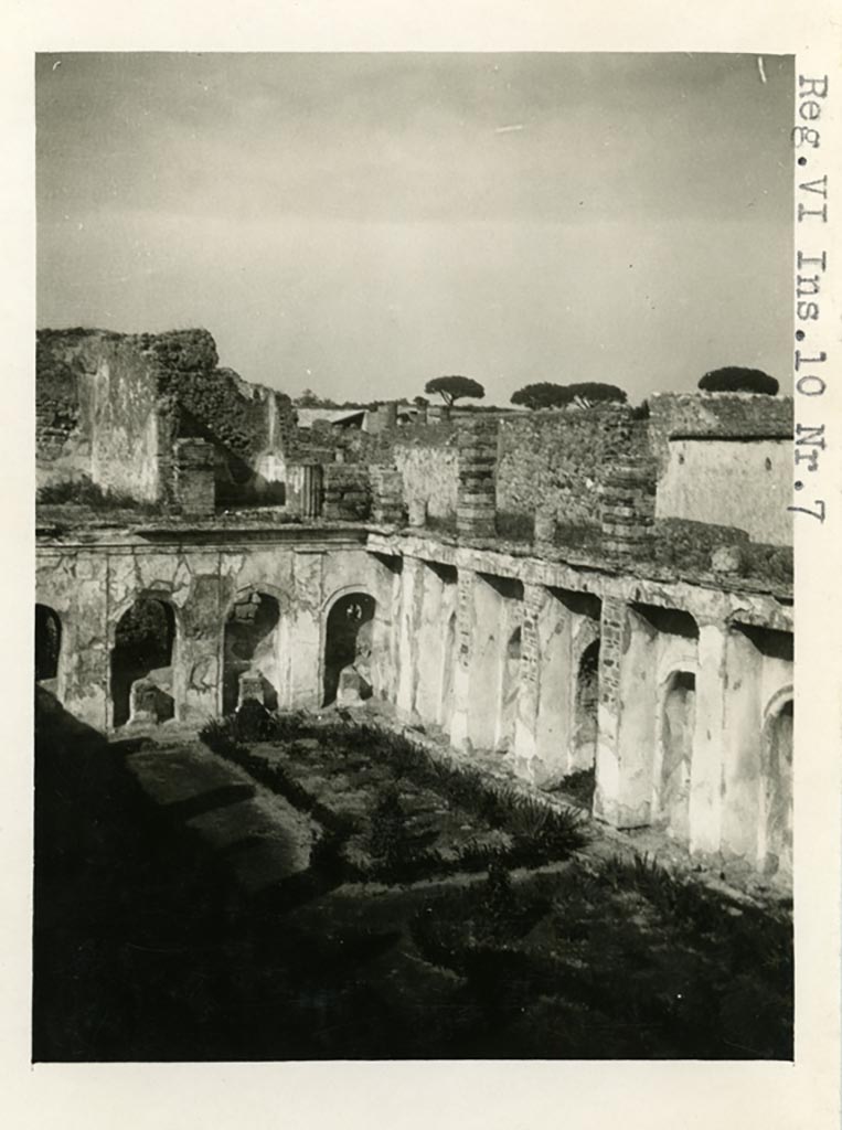 VI.10.7 Pompeii. Pre-1937-39. Room 15, looking towards north-east corner.
Photo courtesy of American Academy in Rome, Photographic Archive. Warsher collection no. 1413.