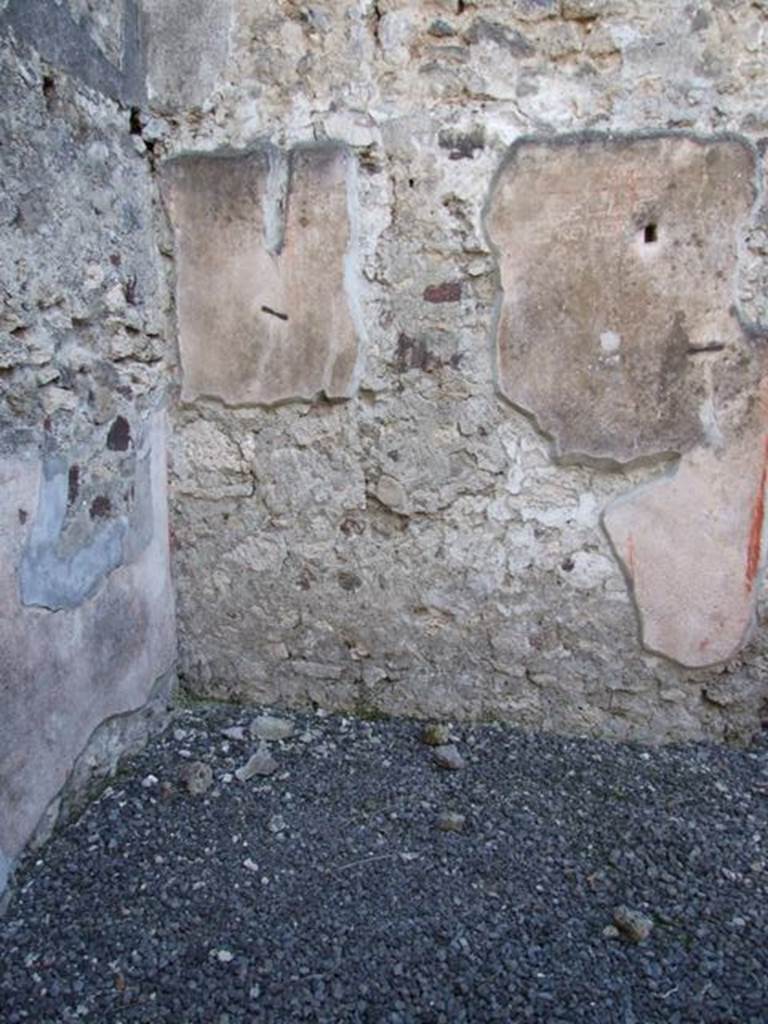 VI.11.8 Casa di Eutychus. Eastern corner of the south wall of room 49. December 2007.