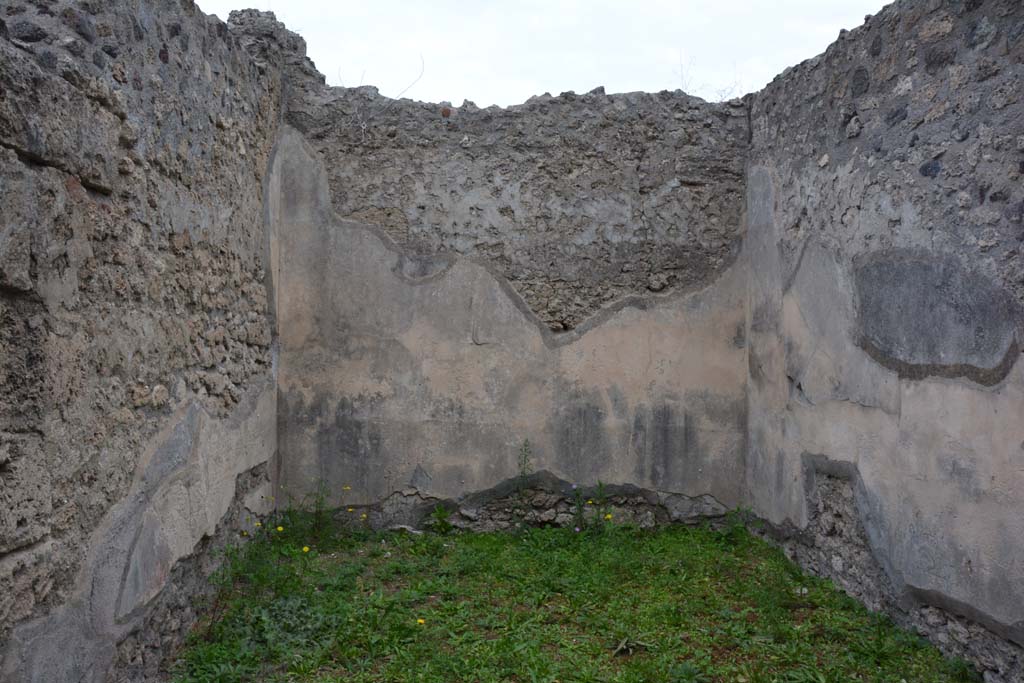 VI.11.9 Pompeii. October 2017. Room 5, looking towards north wall, on left, east wall, in centre, south wall, on right.
Foto Annette Haug, ERC Grant 681269 D�COR


