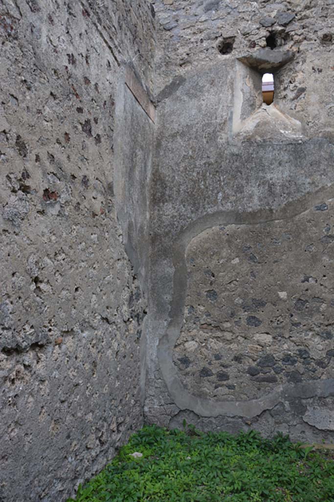 VI.11.9 Pompeii. October 2017. Room 8, looking towards south-west corner.
Foto Annette Haug, ERC Grant 681269 D�COR
