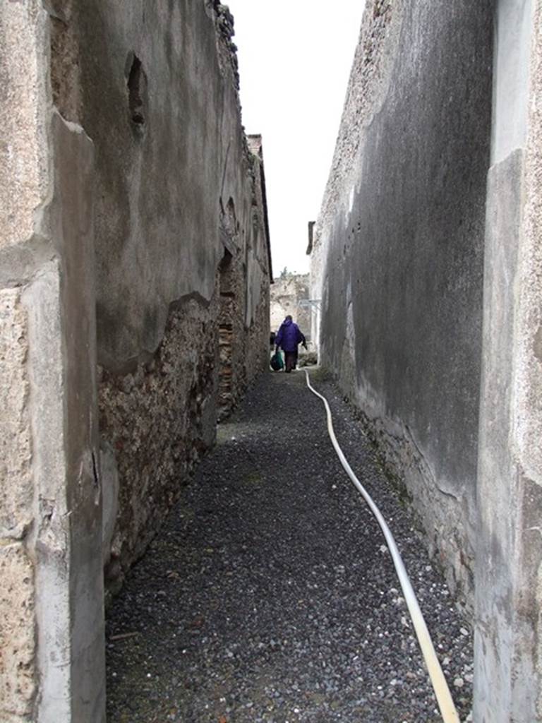 VI.11.9 Pompeii. December 2006.  
Long corridor 15 leading to servants� quarters, bakery and small baths area.
