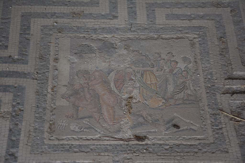 VI.11.10 Pompeii. October 2017. Room 42, centre of labyrinth mosaic with detail of Theseus and the Minotaur.
Foto Annette Haug, ERC Grant 681269 D�COR
