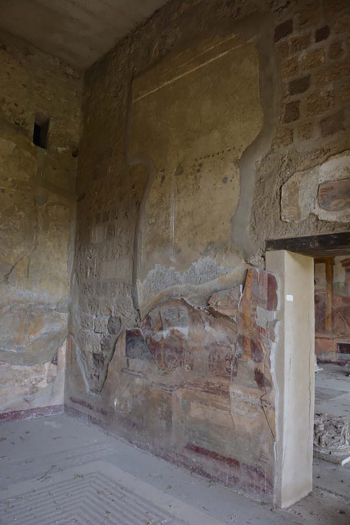 VI.11.10 Pompeii. October 2017. Room 42, looking towards east wall at north end.
Foto Annette Haug, ERC Grant 681269 D�COR

