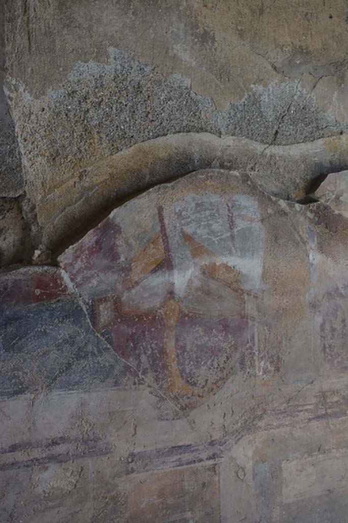 VI.11.10 Pompeii. November 2017. Room 42, detail of prow of ship from east wall of exedra.
Foto Annette Haug, ERC Grant 681269 D�COR

