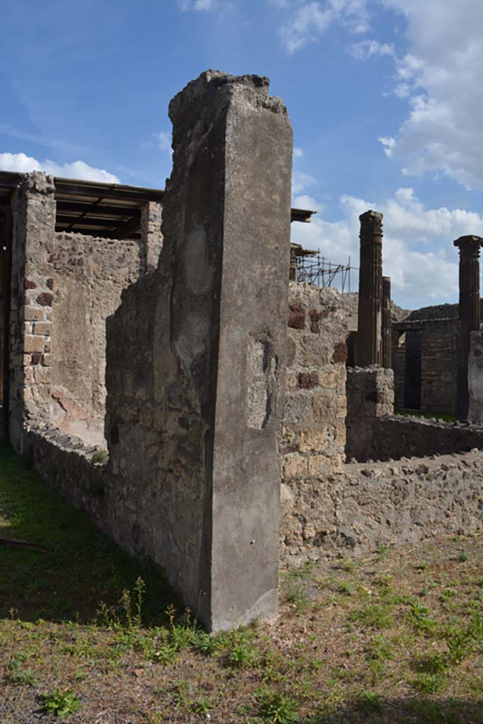 VI.11.10 Pompeii. October 2017. Room 38, pilaster at north end of east wall.
Foto Annette Haug, ERC Grant 681269 DÉCOR
