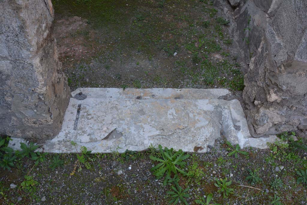 VI.11.10 Pompeii. October 2017. Room 28, doorway threshold.
Foto Annette Haug, ERC Grant 681269 D�COR
