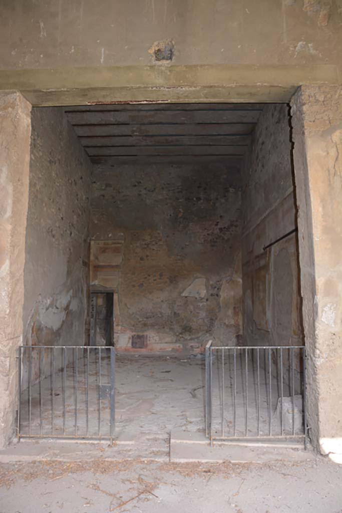 VI.11.10 Pompeii. October 2017. Room 40, looking north through doorway.
Foto Annette Haug, ERC Grant 681269 D�COR
