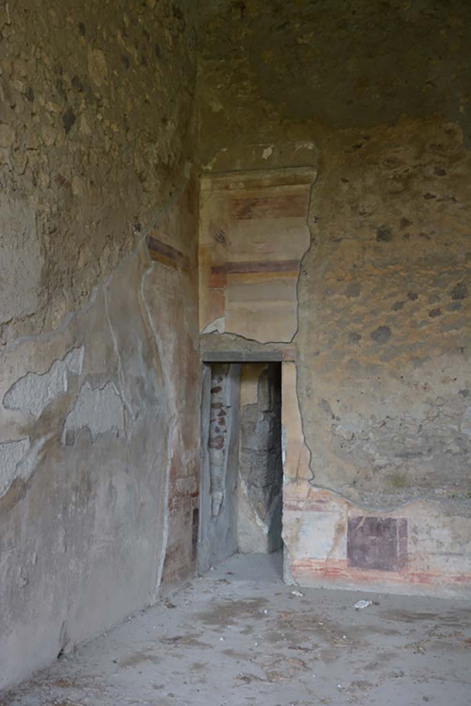 VI.11.10 Pompeii. October 2017. Room 40, north-west corner and doorway to room 41.
Foto Annette Haug, ERC Grant 681269 D�COR

