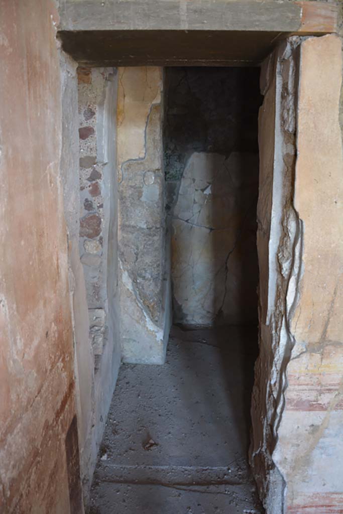 VI.11.10 Pompeii. December 2017. Room 41, looking north through doorway from room 40.
Foto Annette Haug, ERC Grant 681269 D�COR
