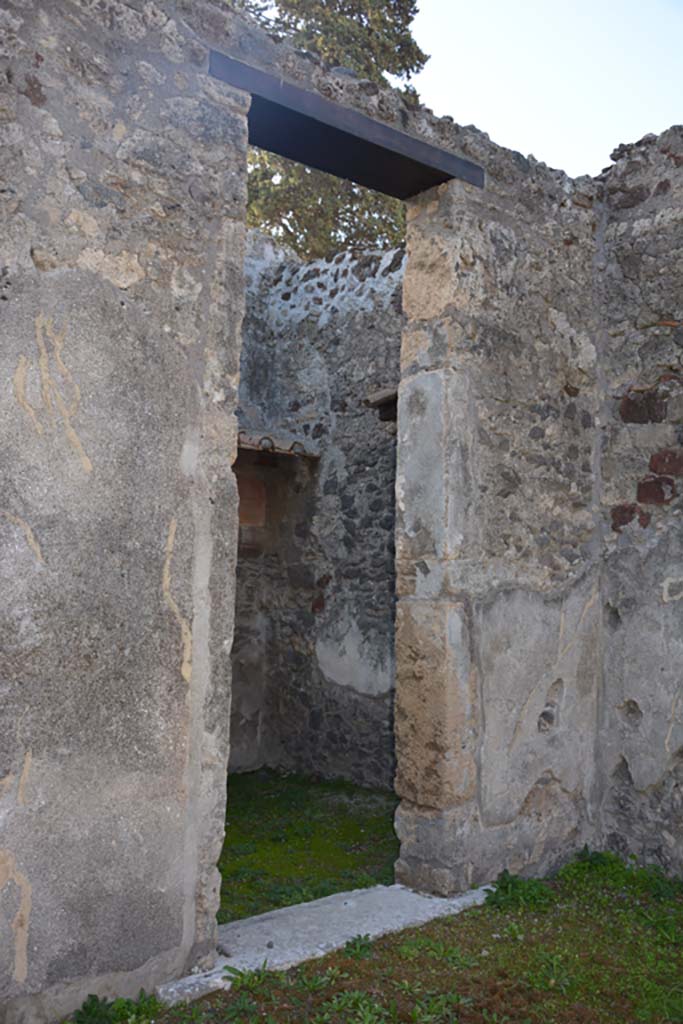 VI.11.10 Pompeii. October 2017. Doorway to room 24, in south-west corner of atrium.
Foto Annette Haug, ERC Grant 681269 DÉCOR