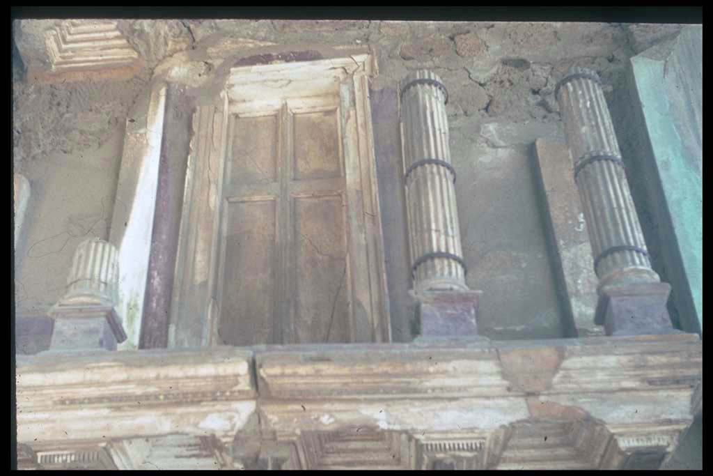 VI.12.2 Pompeii. Fauces. Small columns on west side.
Photographed 1970-79 by Günther Einhorn, picture courtesy of his son Ralf Einhorn.
