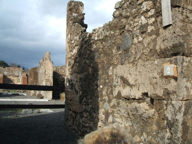 VI.13.2 Pompeii. December 2007. Looking from tablinum into remains of peristyle.