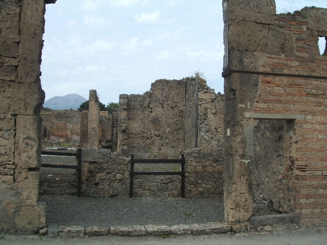 VI.13.3 Pompeii. December 2007. Entrance doorway to shop (on left), and doorway to VI.13.4.