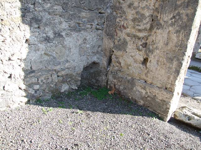 VI.13.5 Pompeii. December 2007. North wall of shop.