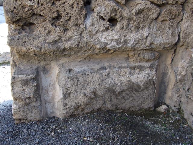 VI.13.7 East wall.