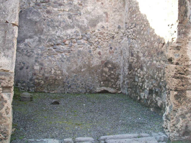 VI.13.15 Pompeii. December 2007. West wall.