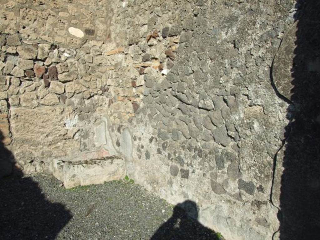 VI.14.13 Pompeii. December 2007. Threshold or sill at front of shop for wooden shutters.