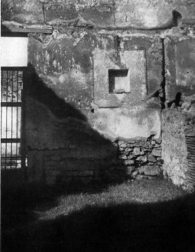 VI.14.18 Pompeii. March 2009. Room on south side, and corridor leading to VI.14.18. Taken from atrium of VI.14.20.