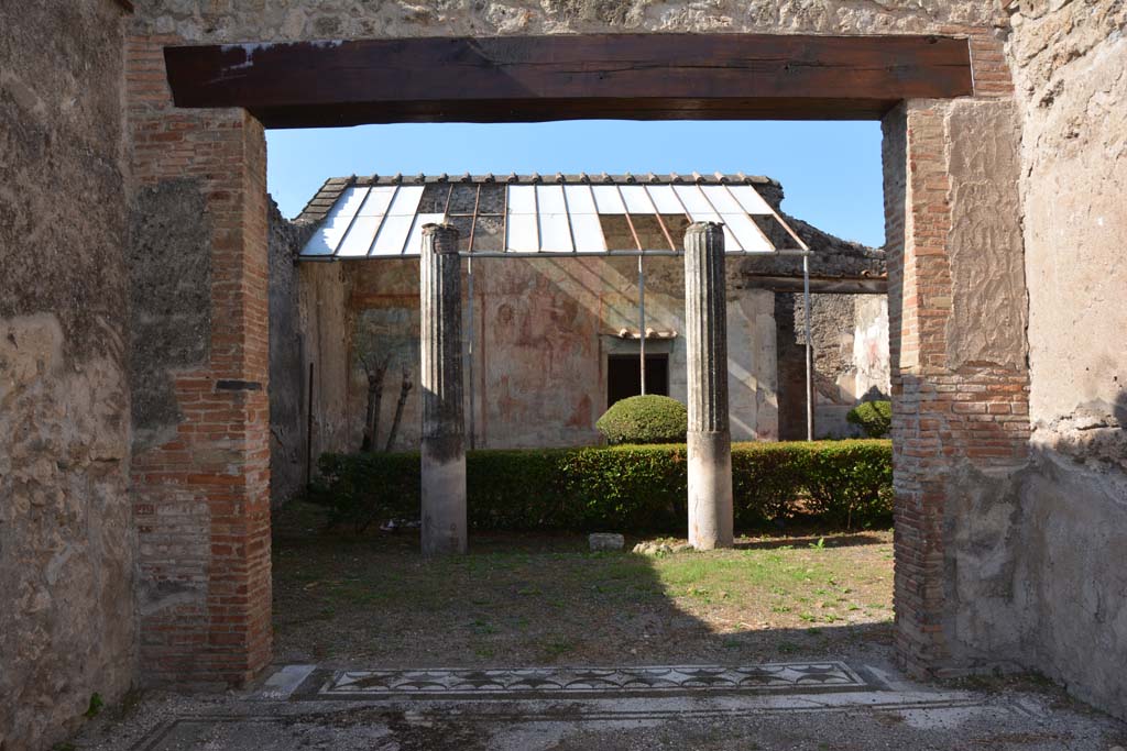 VI.14.20 Pompeii. October 2019. Room 4, looking west across threshold of tablinum.
Foto Annette Haug, ERC Grant 681269 D�COR.

