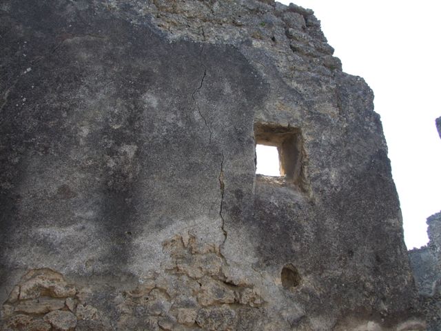 VI.14.20  Pompeii.  March 2009.  Room 9.  Cornice in north west corner.