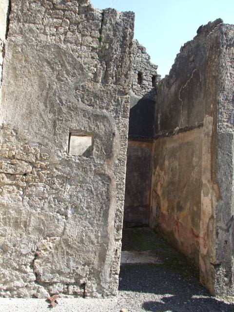 VI.14.20  Pompeii.  March 2009.  Room 9.  Cornice on east wall.